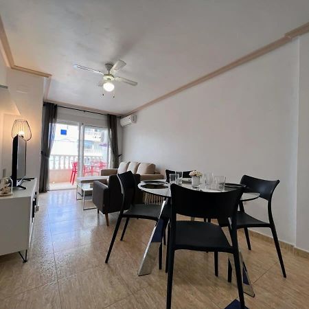 Welcoming Seafront Apartment Tv15 Torrevieja Bagian luar foto