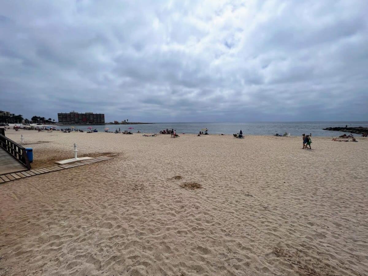 Welcoming Seafront Apartment Tv15 Torrevieja Bagian luar foto