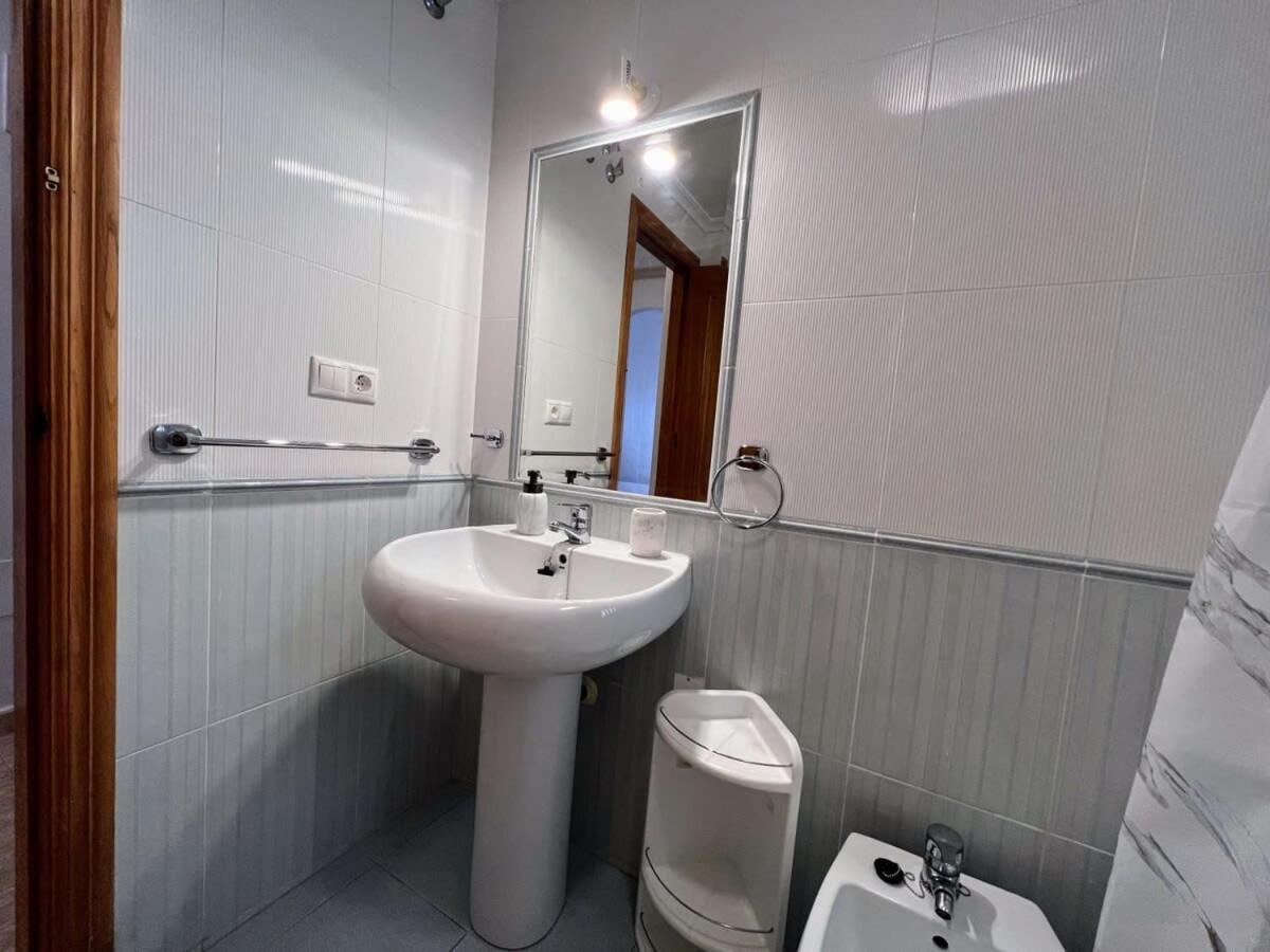 Welcoming Seafront Apartment Tv15 Torrevieja Bagian luar foto